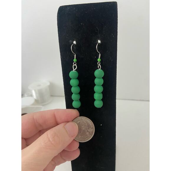 green earrings - Picture 2 of 4